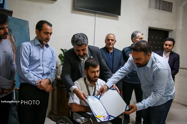 مدالی که رنگ ایثار گرفت