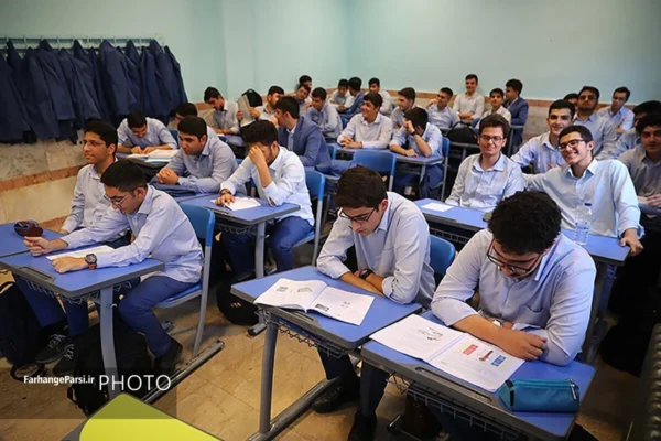 ۱۲۵ هزار دانشآموز قمی در دوره متوسطه تحصیل خواهند کرد