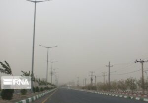 وزش باد نسبتا شدید، گردوخاک، رگبار و رعد و برق برای قم پیشبینی میشود