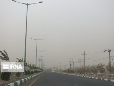 وزش باد نسبتا شدید، گردوخاک، رگبار و رعد و برق برای قم پیشبینی میشود