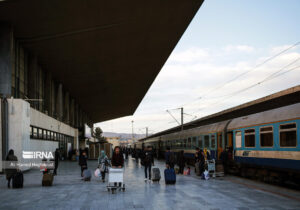 روزانه هشت هزار مسافر توسط ناوگان ریلی قم جابهجا میشوند