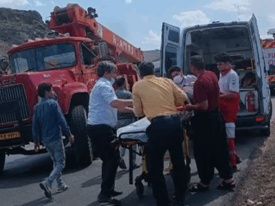 تصادف زنجیرهای ۹ خودرو در محور سلفچگان به اراک حادثه آفرین شد