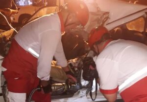 تصادف پراید و تریلی در اتوبان قم به تهران حادثه آفرید