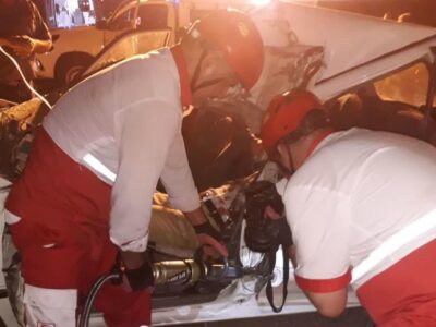 تصادف پراید و تریلی در اتوبان قم به تهران حادثه آفرید