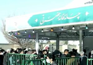 خدمترسانی موکبها به عزاداران حسینی در حرم حضرت معصومه (س)