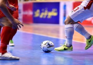 تساوی نفسگیر شهرک صنعتی شکوهیه قم و فولاد زرند در هفته اول لیگ برتر فوتسال