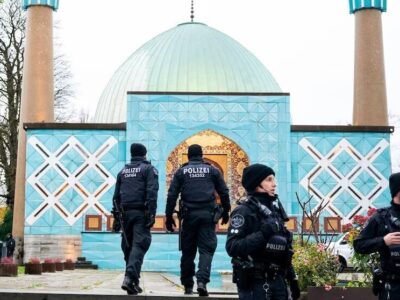تعطیلی مراکز اسلامی آلمان موجب رسوایی مدعیان دروغین آزادی دین خواهد شد