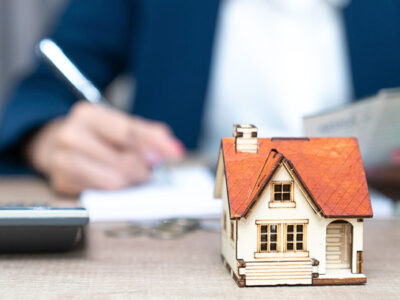 مشاور املاک سودجو در قم تاوان تخلفات خود را داد