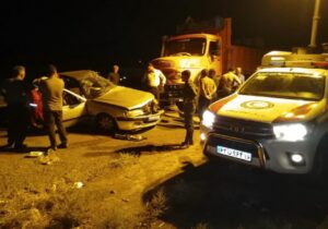 تصادف پژو و کامیون در جاده قم تهران، ۳ مصدوم و ۱ فوتی به همراه داشت