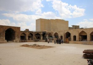 سرای ملاحسین قم برای بازدید گردشگران در حال آماده سازی است