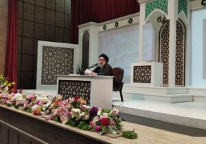 آیت الله خاتمی: اربعین فرصت طلایی برای تبلیغ است