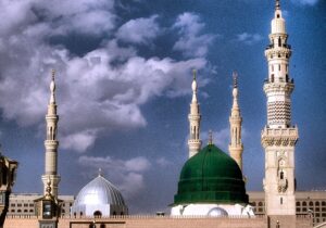 عضو خبرگان رهبری: پیامبر(ص) کرامت انسان را در پرتو ولایت فقیه بشارت دادند