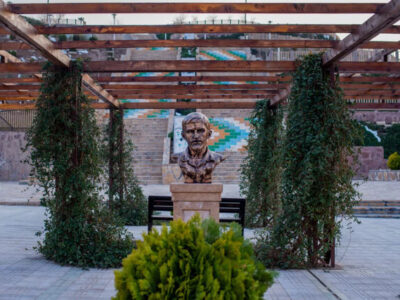 تبدیل بوستانهای شهر قم به مزار شهدای گمنام