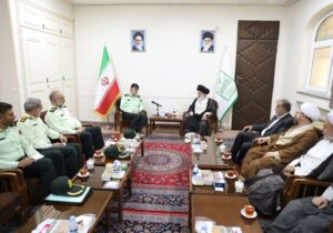 مسئولان مسیر انقلاب را اصل قرار دهند