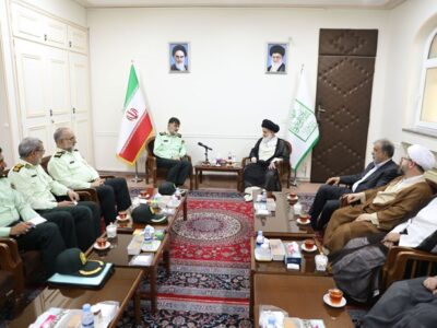 مسئولان مسیر انقلاب را اصل قرار دهند