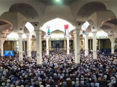 نمازگزاران قمی طی ۲ ساعت، ۴۶۰ میلیون تومان به مردم لبنان کمک کردند