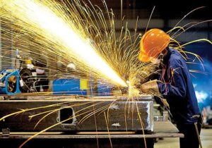 کمبود کارگر در واحدهای تولیدی و صنفی قم به دلیل دستمزد پایین