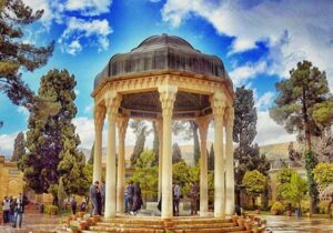 حافظ، شاعری بر بلندای برج هویت ایرانی و اسلامی