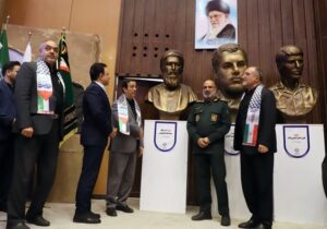رونمایی از سردیس پنج شهید در قم