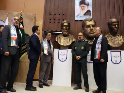 رونمایی از سردیس پنج شهید در قم