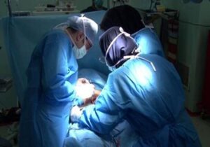 انجام جراحی حذف بیماری پیش بدخیم دهانه رحم برای نخستین بار در قم