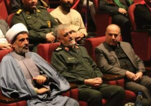 شناسنامه و سند هویتی ۵ شهید دفاع مقدس در قم رونمایی شد