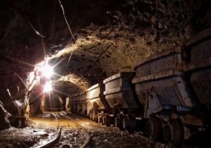 یک هزار و ۳۰۰ میلیارد ریال در حوزه معادن قم سرمایه گذاری شد