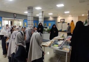 بازدید بیش از ۳۳۰۰ دانش آموز از کتابخانه مرکزی قم