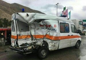 آمبولانس اورژانس ۱۱۵ قم دچار حادثه شد