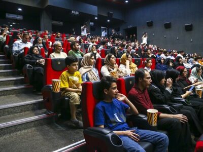 نمایش فیلمهای اکران نوروزی در پردیس سینمایی بازار شهر قم