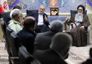ورود پزشکیان به قم و آغاز سومین اجلاسیه خبرگان رهبری