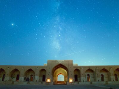کاروانسرای دیر گچین قم، مادر کاروانسراهای ایران