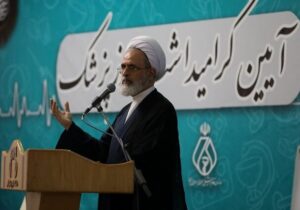 تبدیل قم باید به الگوی اقتدار علمی و منش پزشکی