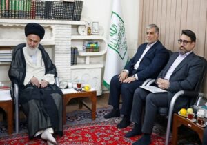 قم به الگوی یک شهر اسلامی تبدیل شود