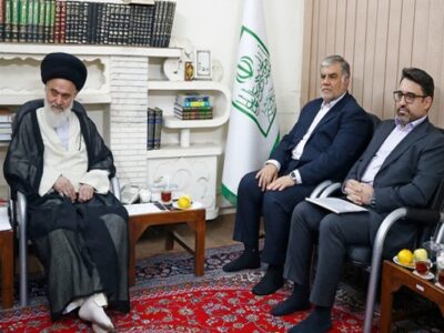 قم به الگوی یک شهر اسلامی تبدیل شود