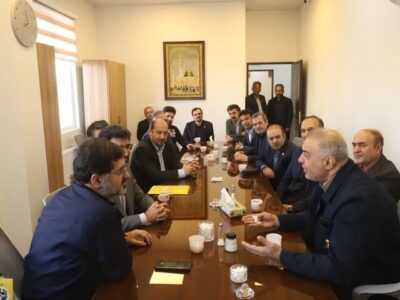 آغاز ساخت نیروگاه خورشیدی ۳۵۰ مگاواتی در قم