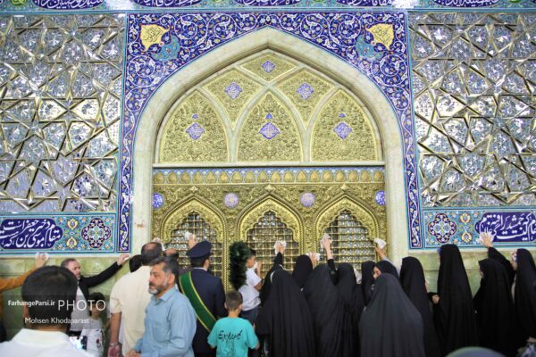 خبرنگاران قم در آیین غبارروبی حرم مطهر بانوی کرامت تجلیل شدند