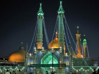 خبرنگاران قم در آیین غبارروبی حرم مطهر بانوی کرامت تکریم شدند