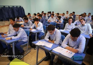 ۱۲۵ هزار دانشآموز قمی در دوره متوسطه تحصیل خواهند کرد