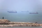 حرکت کشتیها در تنگه هرمز نصف شد