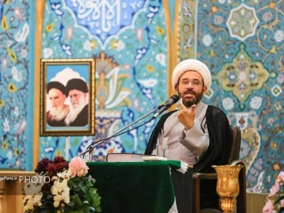 ترس از خدا انسان را از وابستگی به غیر خدا رها میکند
