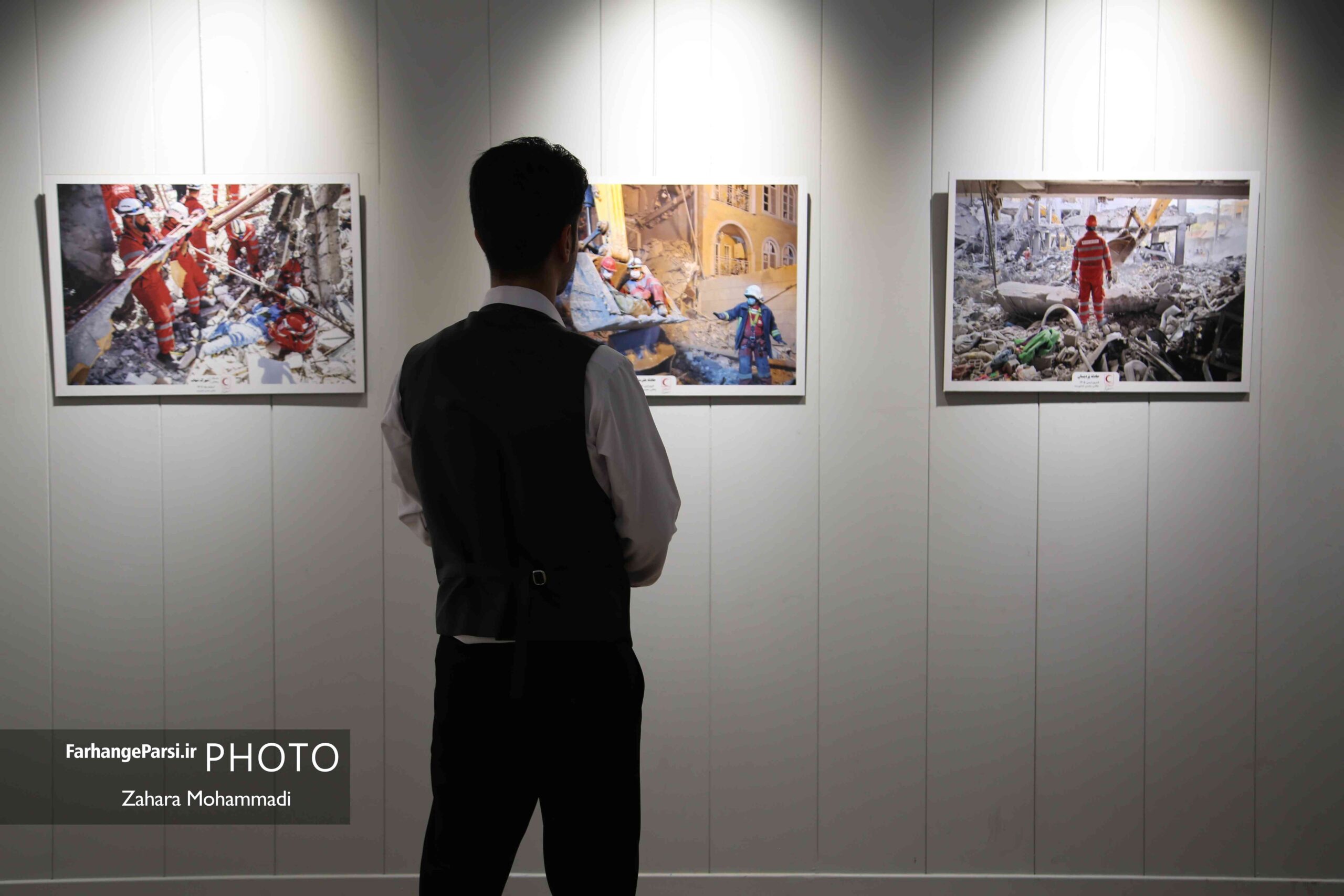 «درجه ایثار» روایت تصویری من از روزهای جنگ «درجه ایثار» روایت تصویری من از روزهای جنگ